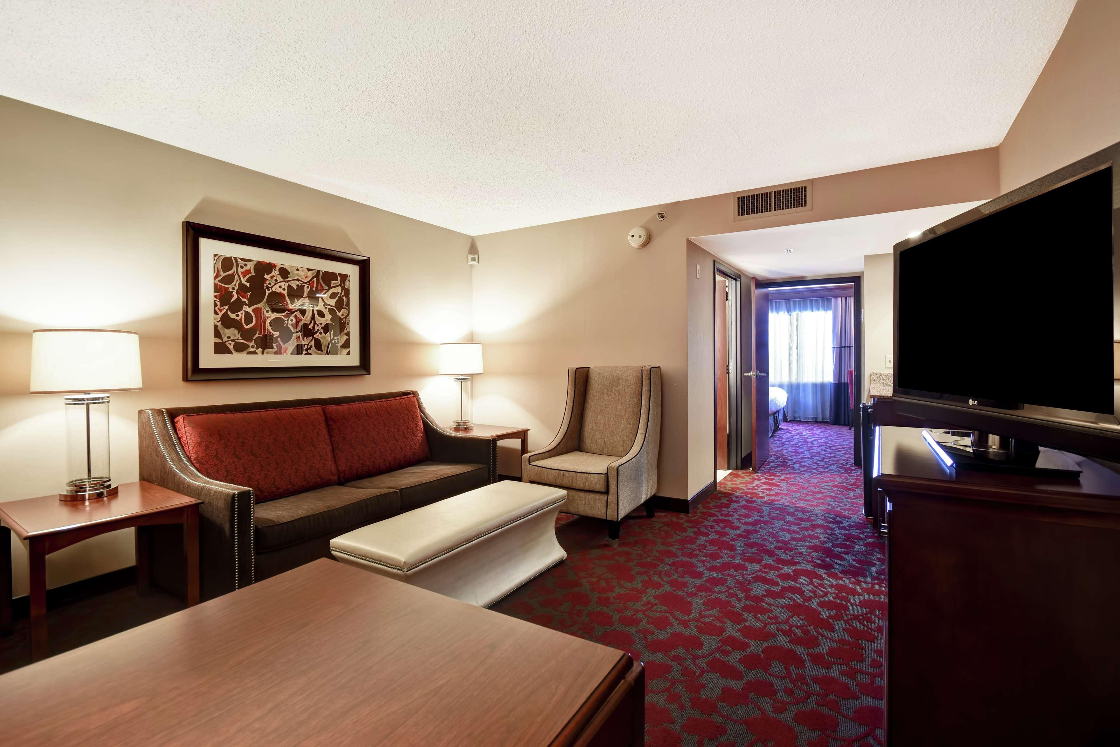 Hotel Embassy By Hilton Dulles Airport Herndon
