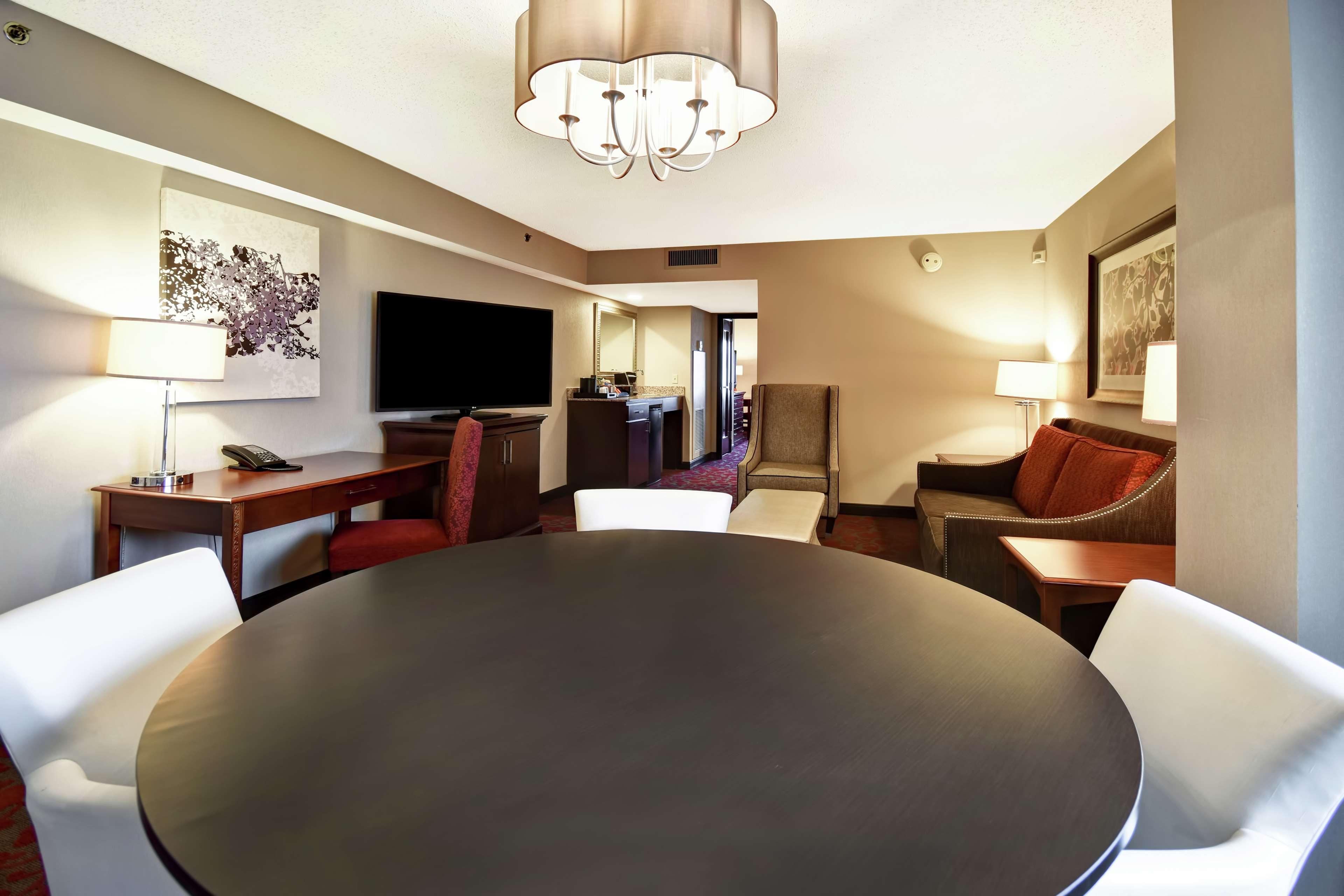 Embassy By Hilton Dulles Airport Herndon