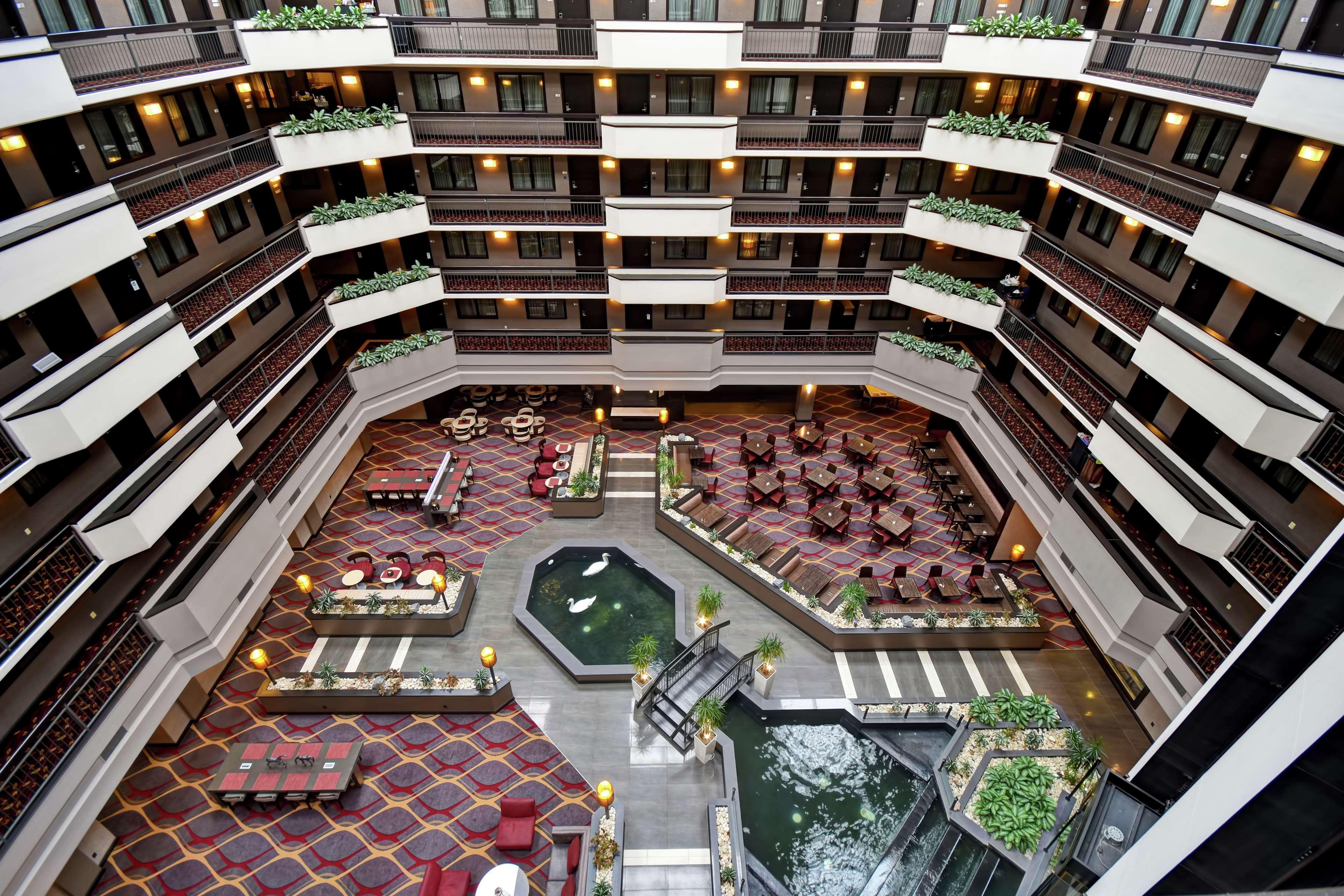 Hotel Embassy By Hilton Dulles Airport