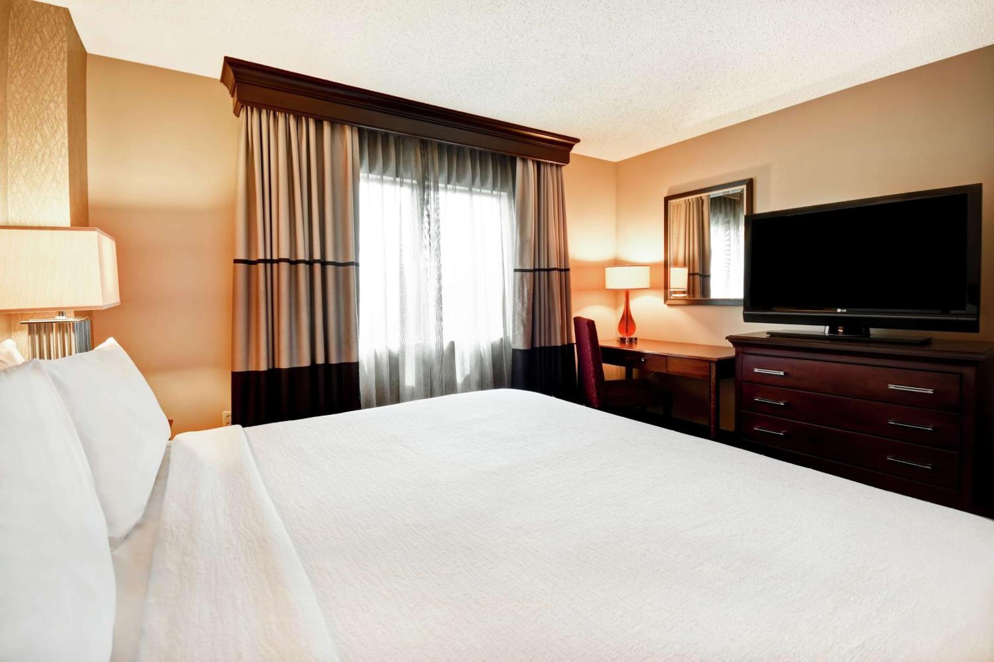 Embassy By Hilton Dulles Airport Hotel Herndon