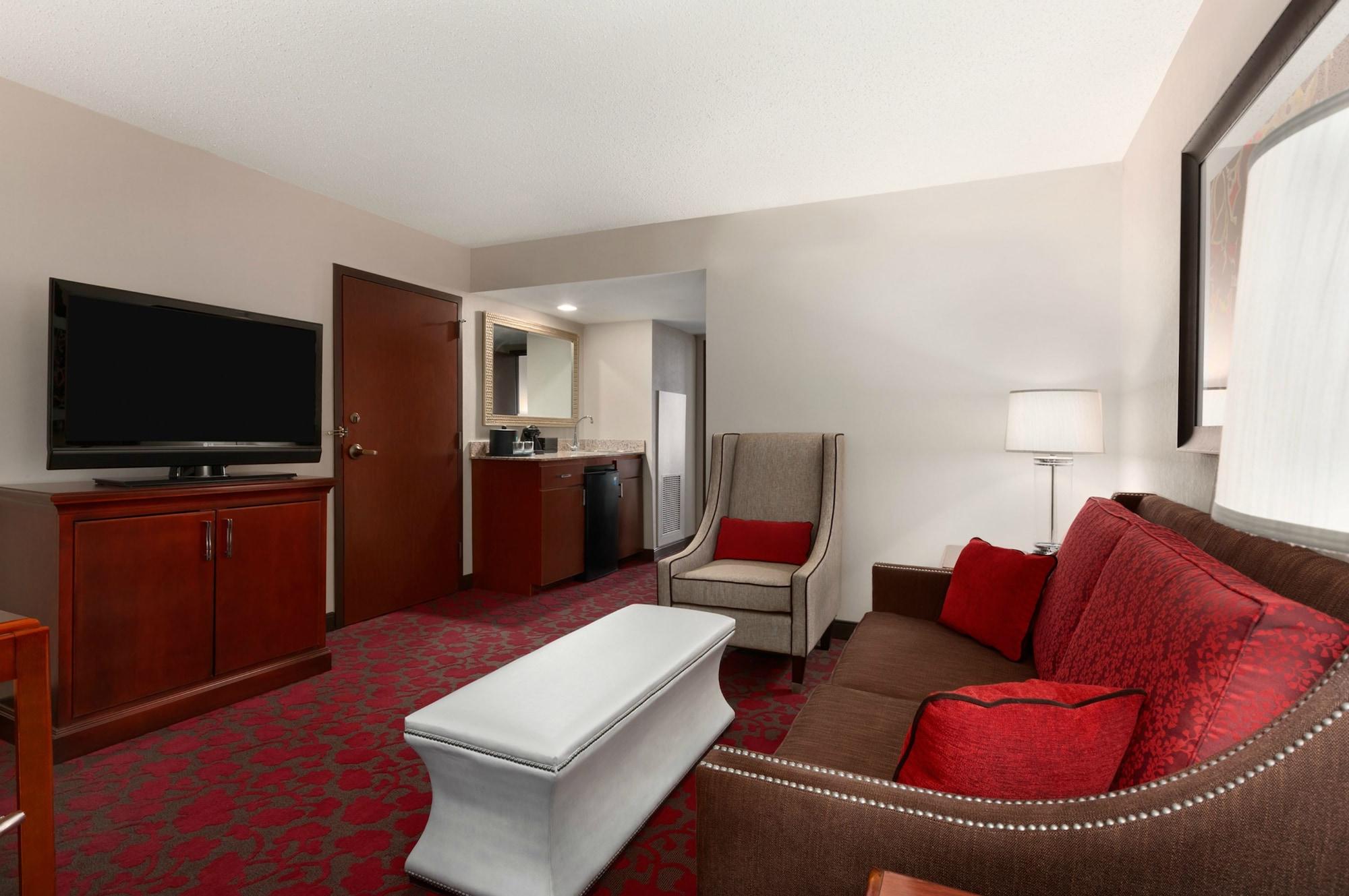 Hotel Embassy By Hilton Dulles Airport