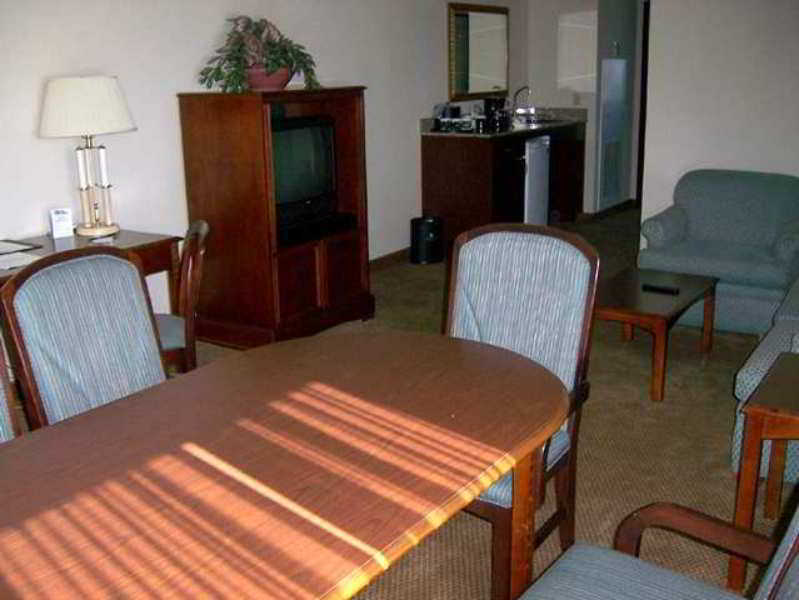 Embassy By Hilton Dulles Airport 4*